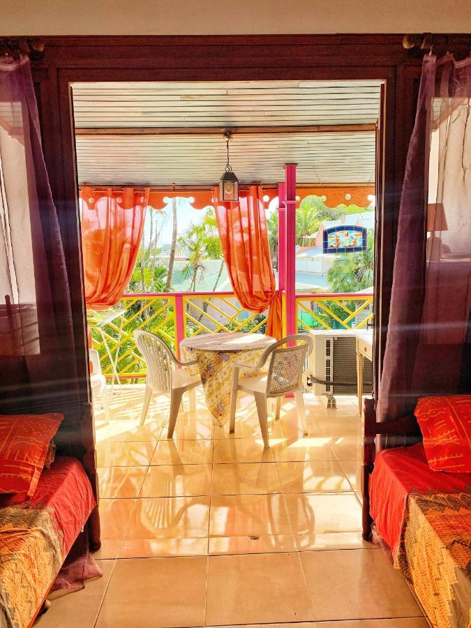 Appartement Duplex Climatise Avec Wi-Fi - Plage Pointe Marin A Pieds, Recemment Renove Sainte-Anne Buitenkant foto