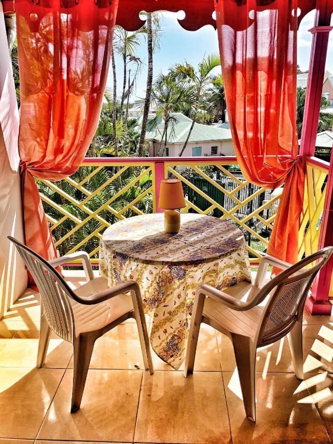 Appartement Duplex Climatise Avec Wi-Fi - Plage Pointe Marin A Pieds, Recemment Renove Sainte-Anne Buitenkant foto