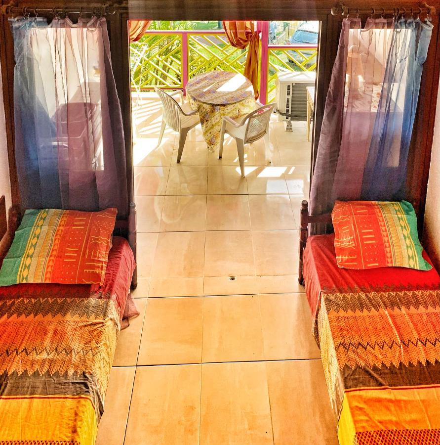 Appartement Duplex Climatise Avec Wi-Fi - Plage Pointe Marin A Pieds, Recemment Renove Sainte-Anne Buitenkant foto