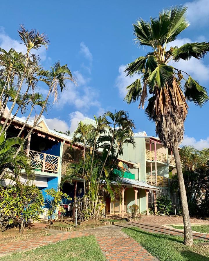 Appartement Duplex Climatise Avec Wi-Fi - Plage Pointe Marin A Pieds, Recemment Renove Sainte-Anne Buitenkant foto